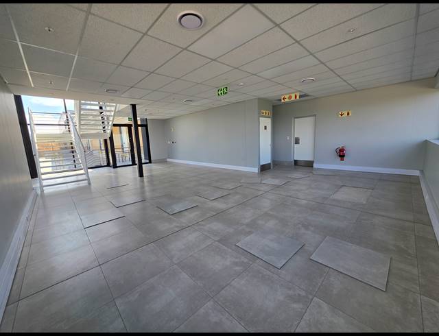 4,630M² WAREHOUSE TO LET IN AIRPORT PARK